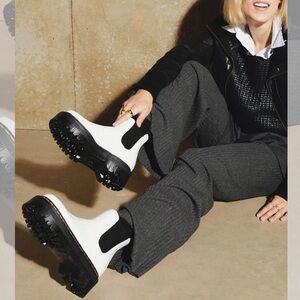 Dr. Martens 2976 Smooth Leather Platform Chelsea Boots NWT White Size 8